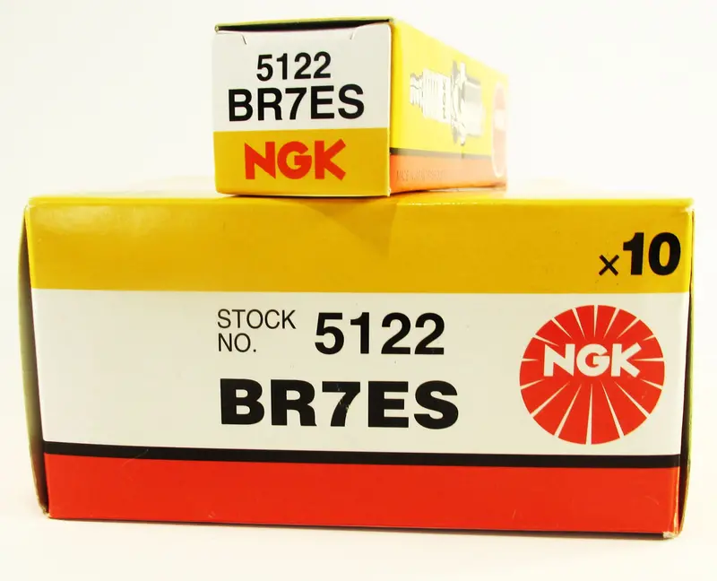 10 X Br7es Ngk Spark Plug 1