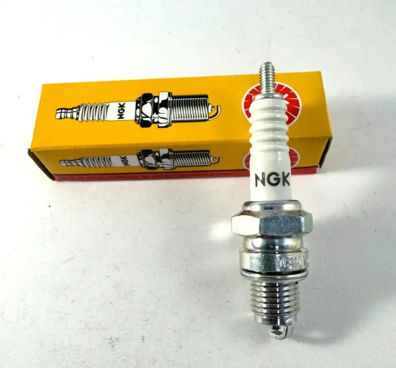 10 X D8ha Ngk Spark Plug 1