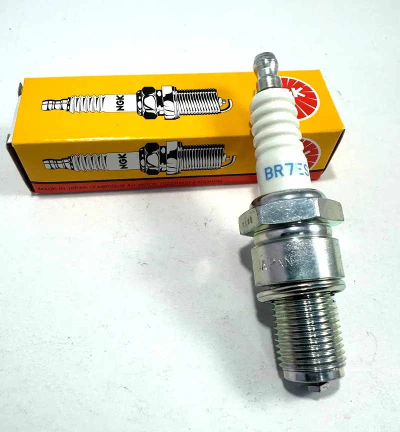 Br7es Ngk Spark Plug 1