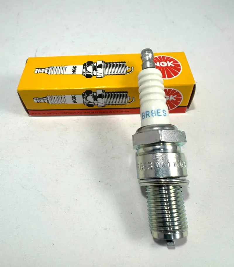 Br8es Ngk Spark Plugs 1