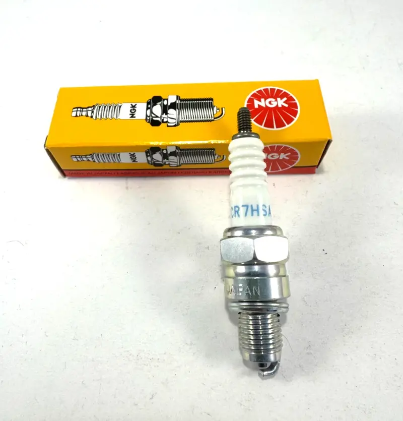 Cr7hsa Ngk Spark Plug 1
