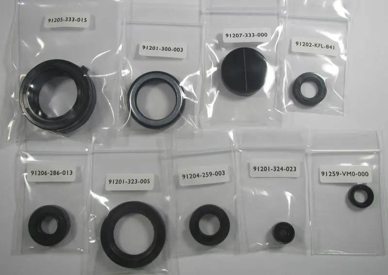 Honda Cb350f / 400F Oil Seal Kit 1