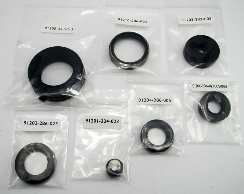 Honda Cb360, Cj360, Cl360 Oil Seal Kit 1