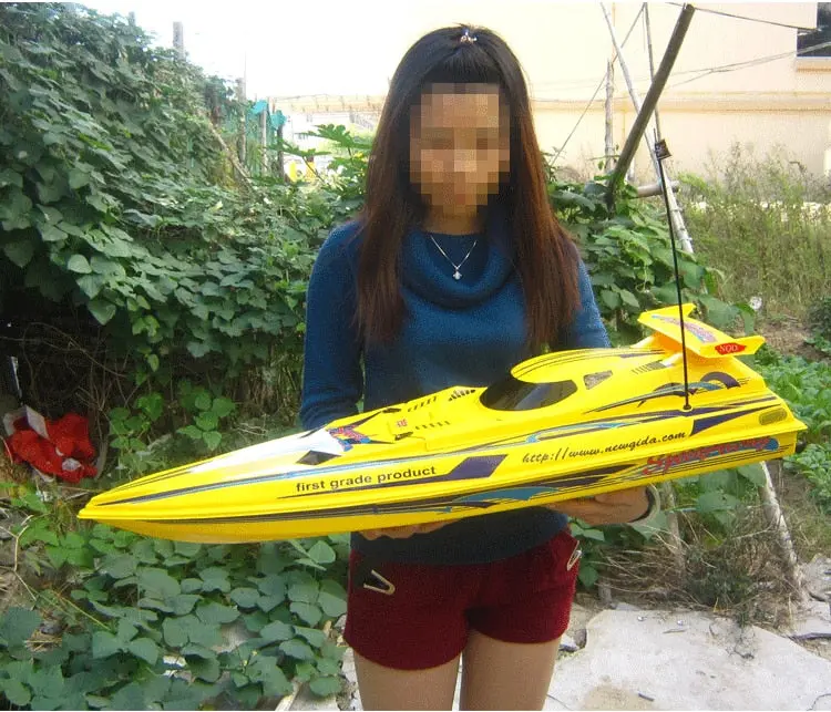 Large Racing Rc Speedboat 6011 2.4G 150M 1500Mah Batter Electric High Speed Racing Electric Rc Boat Radio Control Boat Model Toy 1