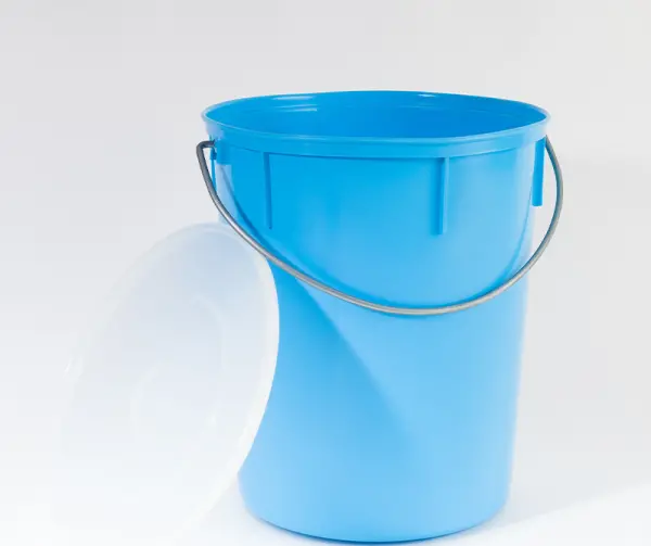 Omni Bucket With Lid (5 Gallons) 1