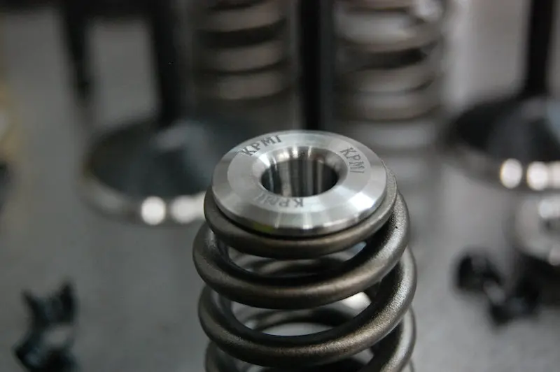 Triumph 750 6Mm Valve Stem Conversion Kit 5
