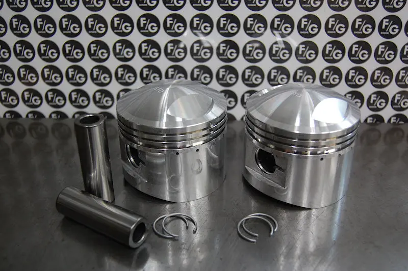 Triumph 750 Twin Cast Piston Kit 1